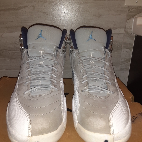 Jordan 12 Retro University Blue - Picture 6 of 6